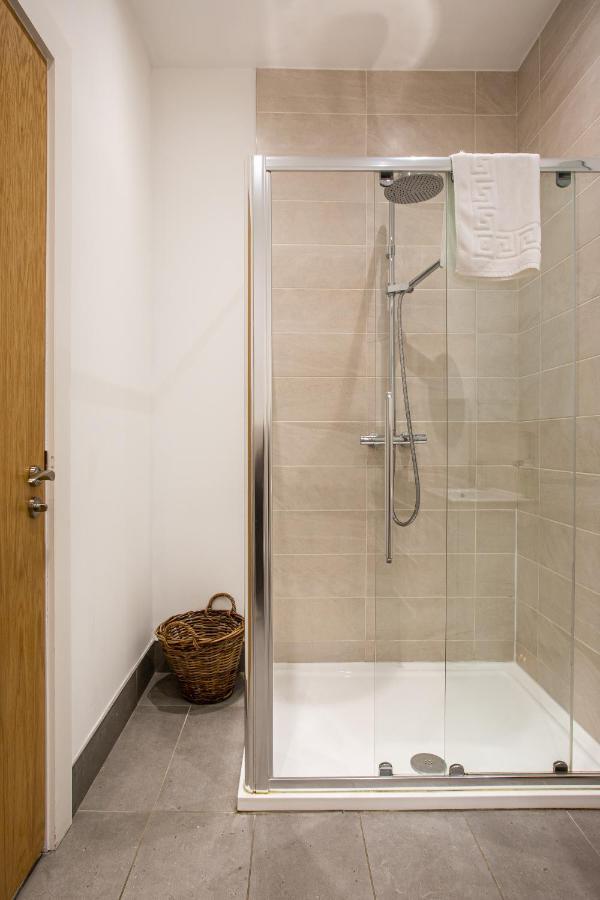 Modern Luxury Apartment, Sleeps 6, Best Location Belfast Exterior foto