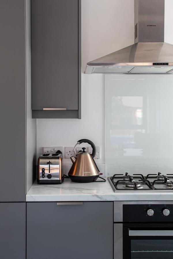 Modern Luxury Apartment, Sleeps 6, Best Location Belfast Exterior foto