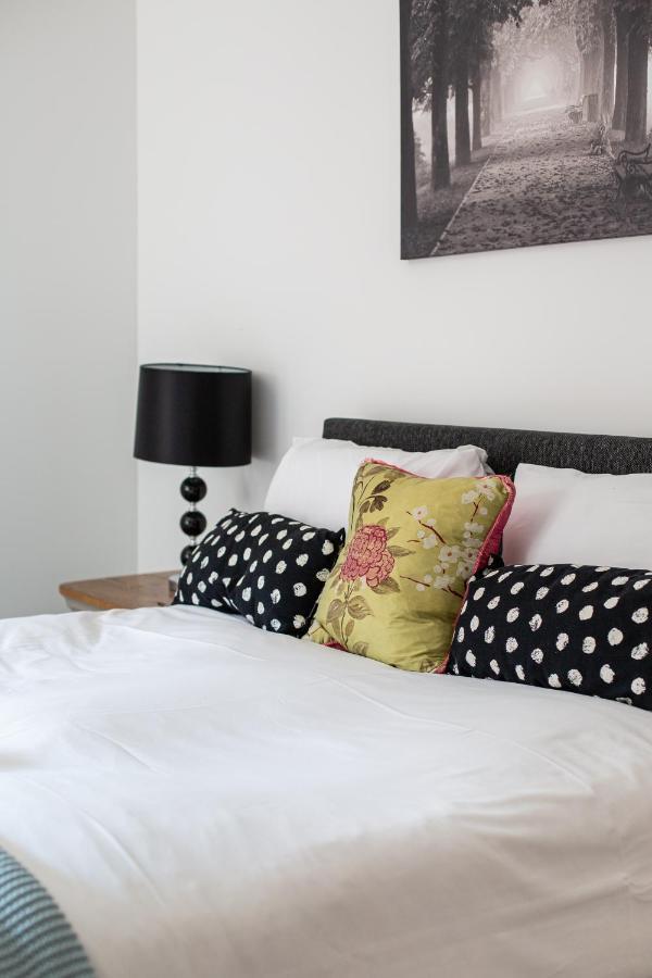 Modern Luxury Apartment, Sleeps 6, Best Location Belfast Exterior foto